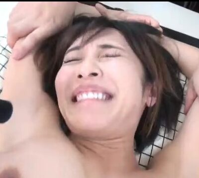 Hカップ爆乳の妹を溺愛し過ぎて中出し辱めSEXしまくる異常な日常 逢見リカ　くすぐりシーン