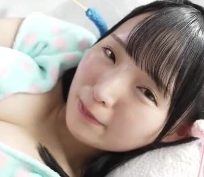 じゅーしぃアイドルはHに発育中！〜来生かほ6年ぶりに再デビュー〜来生かほ チェキ付き 　くすぐりシーン